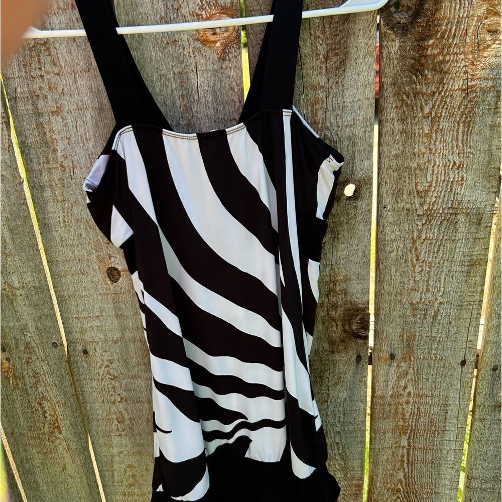 Blouse sleeveless. Size is medium. Padded chest area. - Picture 2 of 8